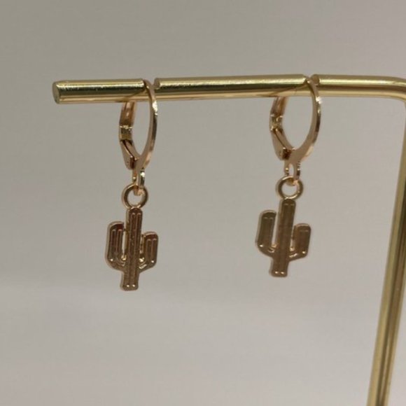 ⭐️✨ FREE Cactus Round Hoop Charm Peasant Hipster Hippie Cottage Boho Earrings - Picture 5 of 9